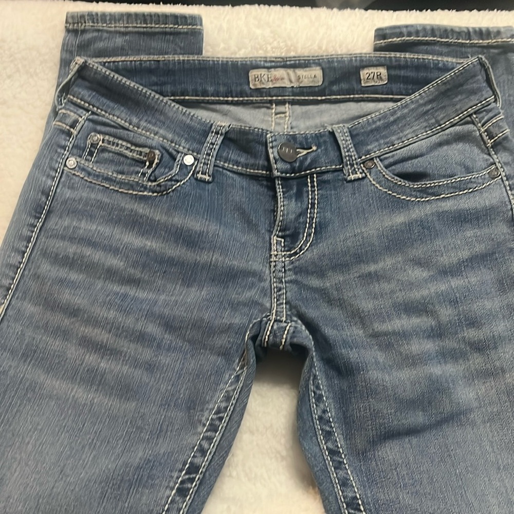 Buckle jeans